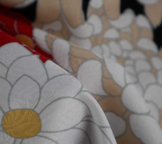 卒業式袴レンタルNo.746[Lサイズ][CouCouMemoire]黒・赤白ベージュの菊